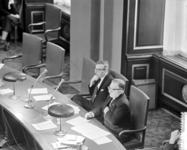 Financiele beschouwingen in de eeste kamer Profdr J Zijlstra en WH van der, Bestanddeelnr 911-9152