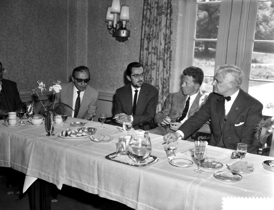 Filmforum over nieuwe stromingen in de filmkunst in het kader van de filmweek Ar, Bestanddeelnr 910-4611