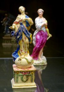 Figures, Würzburger Porzellanmanufaktur, date unknown, porcelain - Mainfränkisches Museum - Würzburg, Germany - DSC04923