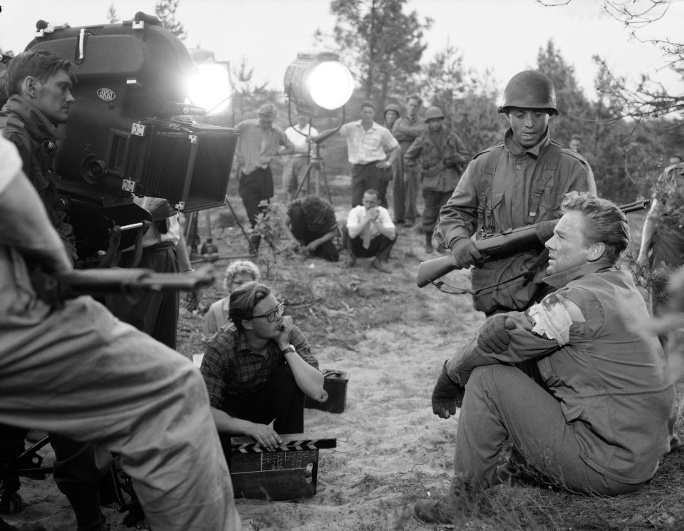 Filmopnamen met acteur Van Johnson in de Harskamp voor de fim The Last Blitzkri, Bestanddeelnr 909-6461