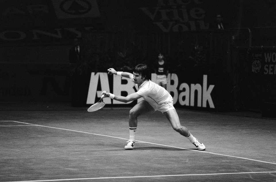Finale wereldtennistoernooi in Ahoy te Rotterdam, Conners tegen Mayer, Conners in aktie tijdens de finale, Bestanddeelnr 931-3858