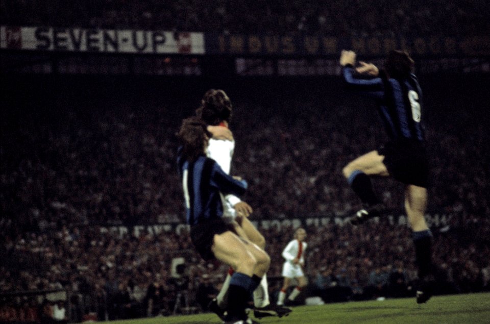Finale Europacup I in Feijenoord stadion Ajax tegen Inter Milaan 2-0 spelmomen, Bestanddeelnr 254-9437