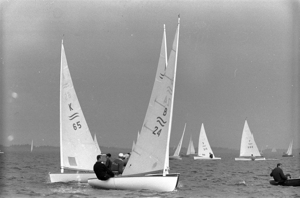 Fin Gold Cup 1963 . De Kampioen van Belgie A. Nelie B.24 in aktie. Links B. L. S, Bestanddeelnr 915-4535