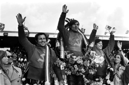 Finale ijsspeedway in Assen de Rus Tarabensko tijdens huldiging, Bestanddeelnr 929-6062