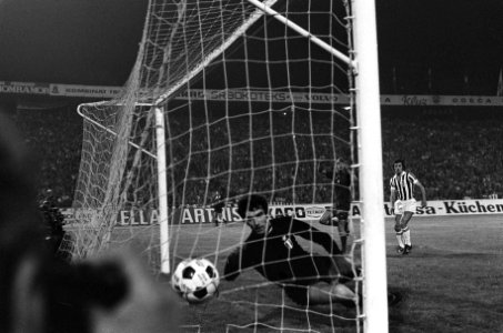 Finale Europacup I in Belgrado, Ajax tegen Juventus 1-0 nummer 15 Rep scoort 1-0, Bestanddeelnr 926-4447