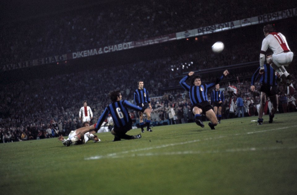 Finale Europacup I in Feijenoord stadion Ajax tegen Inter Milaan 2-0 spelmomen, Bestanddeelnr 254-9445