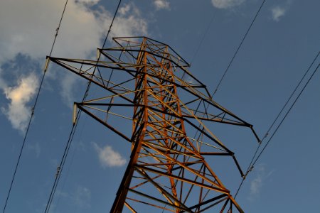 FinchBusTerminalPowerLines2