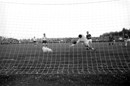 Finale KNVB-beker Ajax tegen NAC Keeshondje in het doel, Bestanddeelnr 912-5982