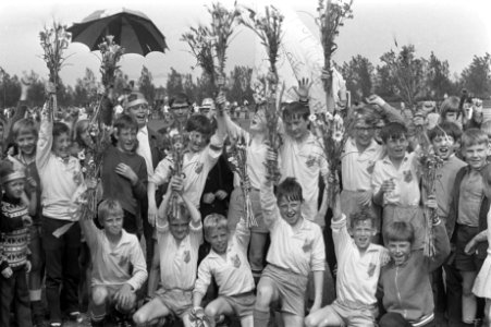 Finale schoolvoetbal afdeling E, het elftal van de Anthonie van Diemenschool kam, Bestanddeelnr 920-3510