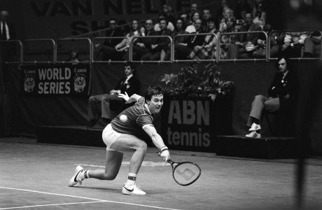 Finale wereldtennistoernooi in Ahoy te Rotterdam, Conners tegen Mayer, Mayer in aktie, Bestanddeelnr 931-3860