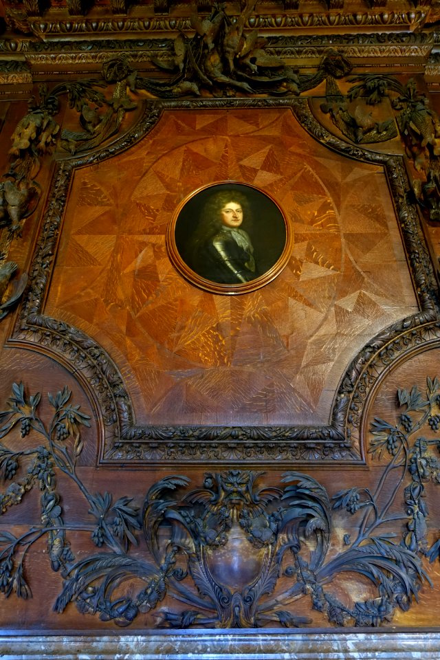 Fireplace decoration with portrait of the 1st Duke of Devonshire - Great Chamber, Chatsworth House - Derbyshire, England - DSC03150