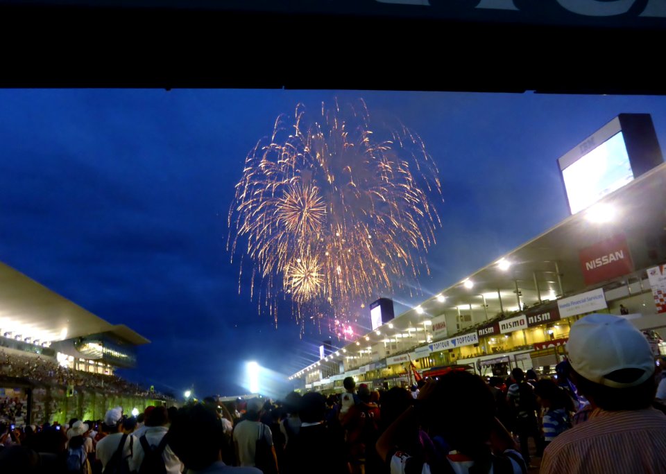 Fireworks after 2014 pokka sapporo 1000km (9)
