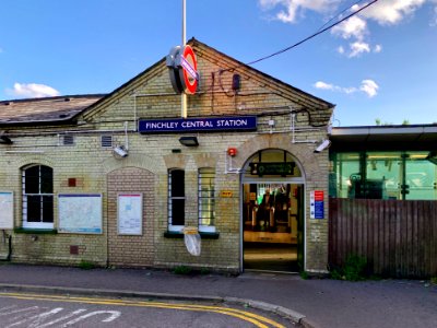 Finchley Central north station bldg 2020