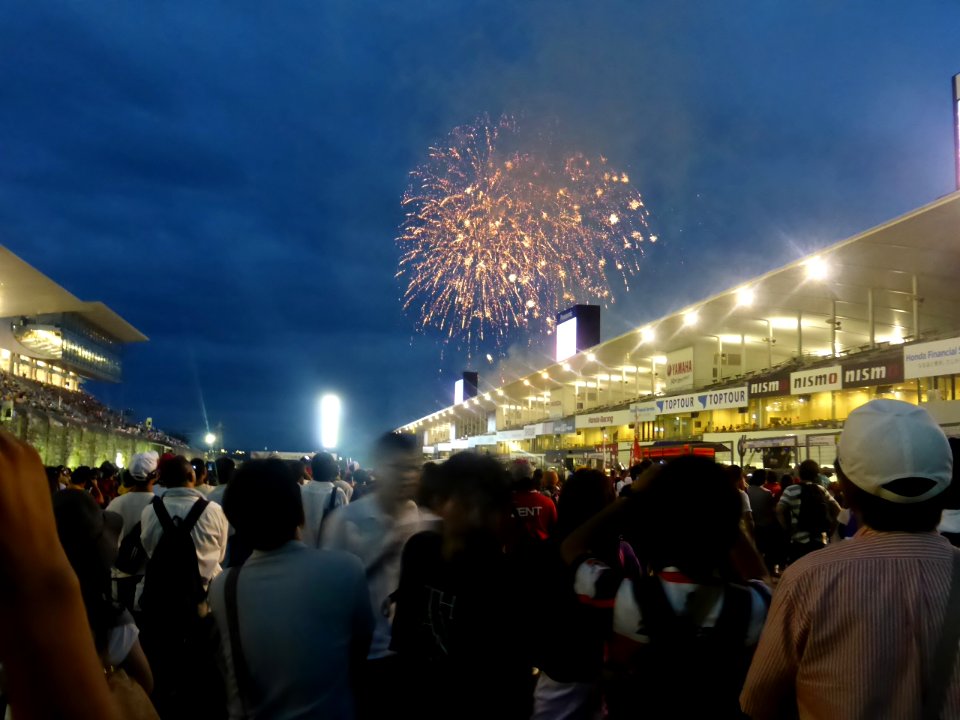 Fireworks after 2014 pokka sapporo 1000km (7)