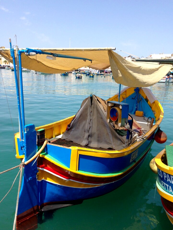 Colorful malta fishing
