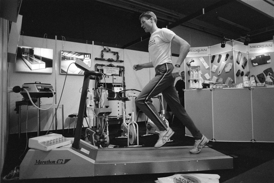 Fitness-beurs in RAI rolband voor trimmers, Bestanddeelnr 932-8146