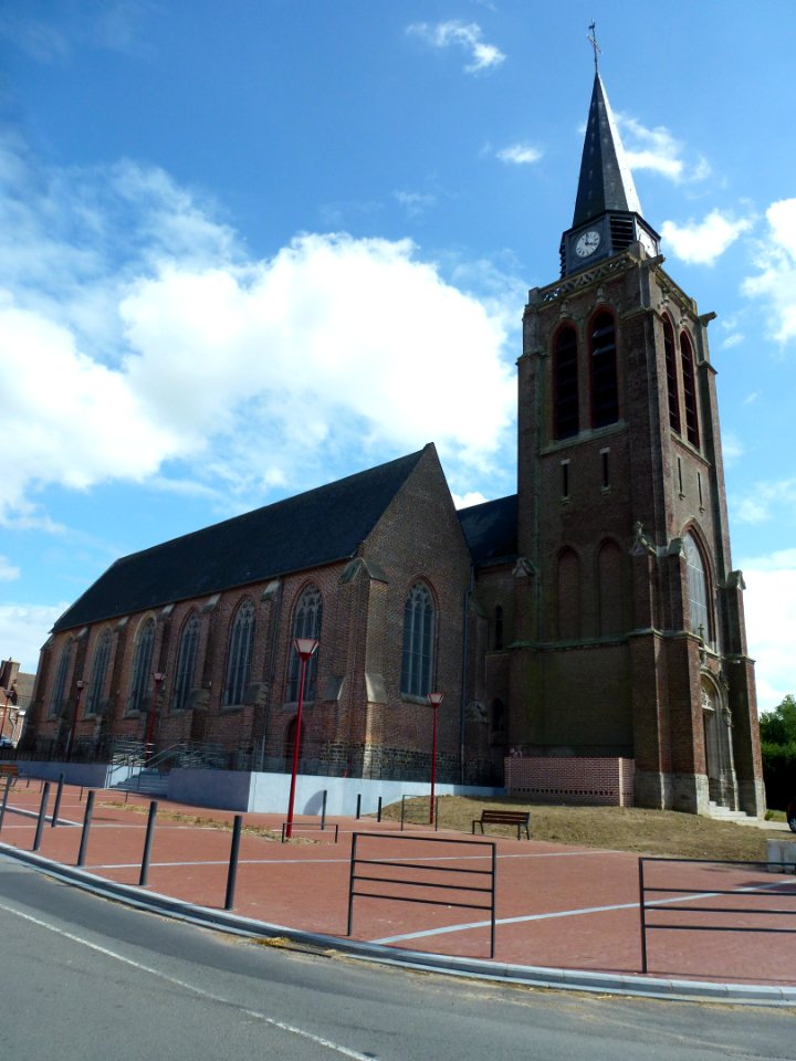 Flêtre (Nord, Fr) église (01)