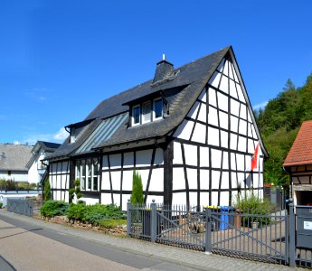 Fischbach, Rheingauer Straße 18