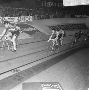 Finish zesdaagse wielrennen RAI Amsterdam. Winnend koppel Post (links) en Deloof, Bestanddeelnr 923-0902