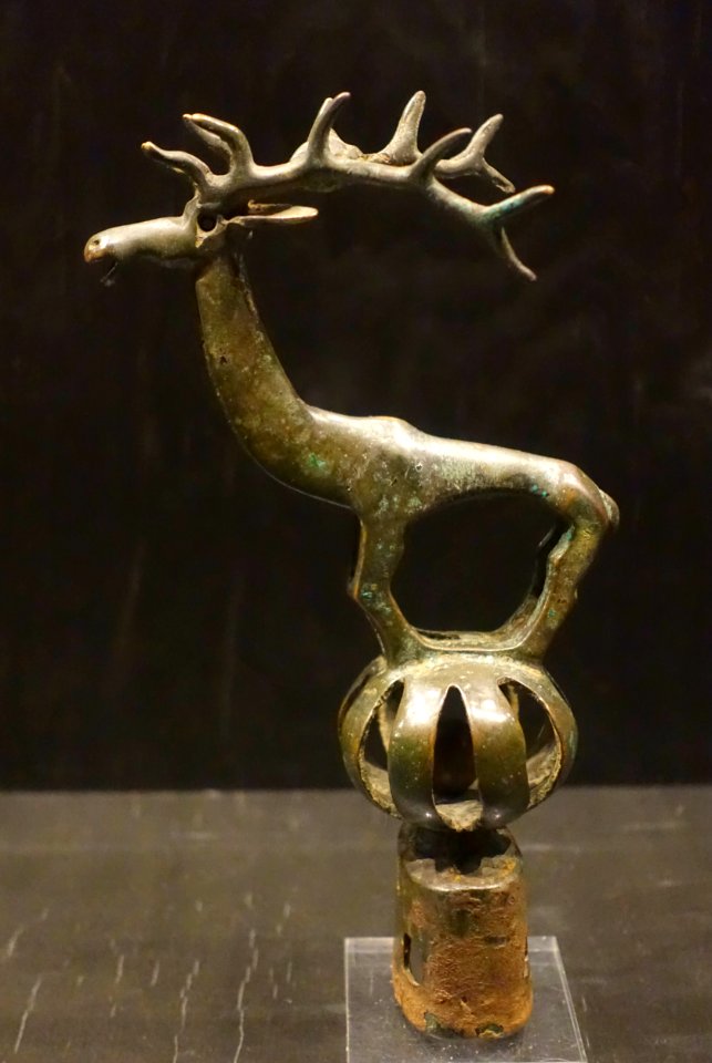 Finial with deer standing on rattle, Xiongnu, 600-400 BC, bronze - Östasiatiska museet, Stockholm - DSC09568