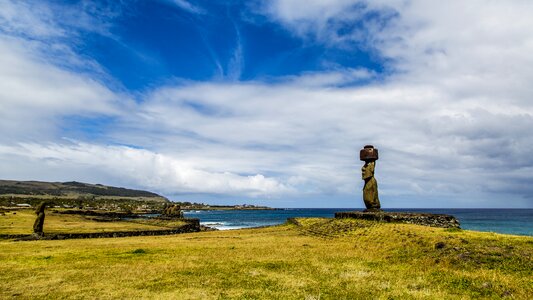 Rapa nui the pacific ocean statue