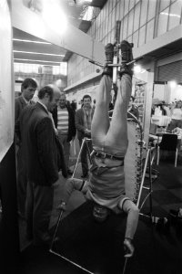 Fitness-beurs in RAI apparaat voor rekoefeningen, Bestanddeelnr 932-8149