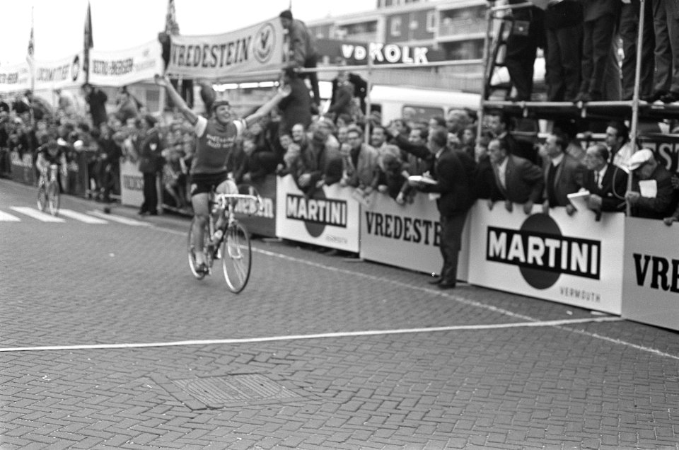 Finish eerste etappe Olympiatoer Leo Duindam, Bestanddeelnr 919-1572
