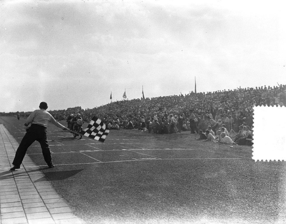 Finish 500cc. Umberto Massini wint voor Geoff Dukke, Bestanddeelnr 905-1928