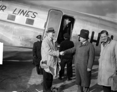 Finse schipbreukelingen per vliegtuig terug naar Finland, Bestanddeelnr 903-8262