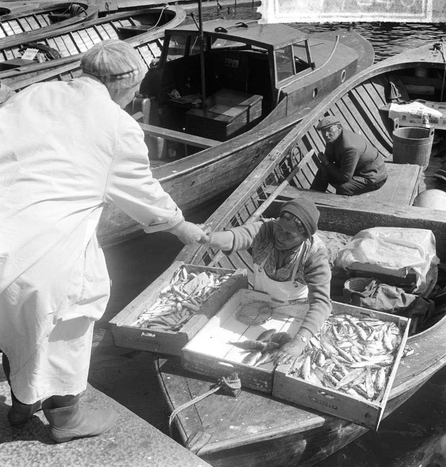 Finland, Helsinki, de markt, Bestanddeelnr 917-7246