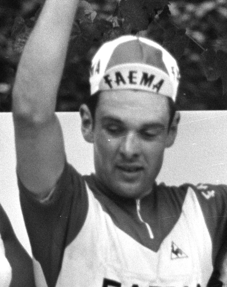 Finish van de 2e etappe in Maastricht de etappewinnaar, de Belg Julien Stevens , Bestanddeelnr 922-5880 (cropped)