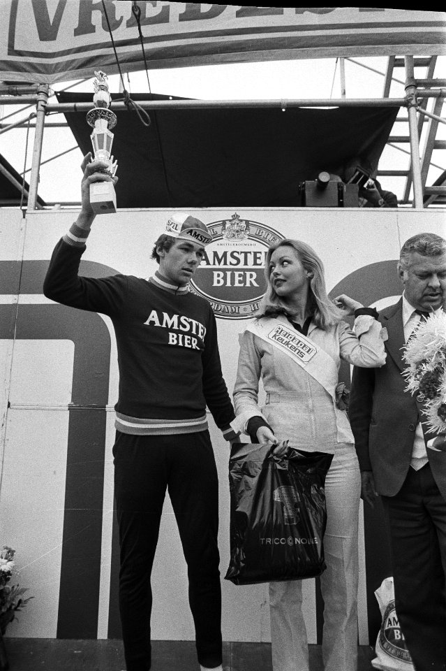 Finish Olympias Tour ( Amsterdam Noord ), etappewinnaar Joske Lamertink tijdens , Bestanddeelnr 929-7411
