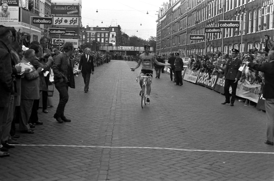 Finish Olympias Ronde van Nederland in Amsterdam, Bestanddeelnr 926-4172