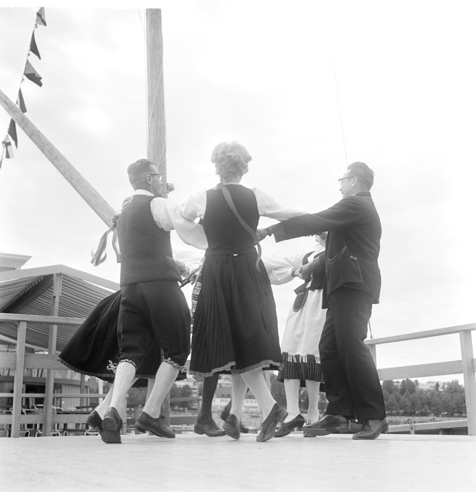 Finland, Helsinki, volksdansen, Bestanddeelnr 917-7248