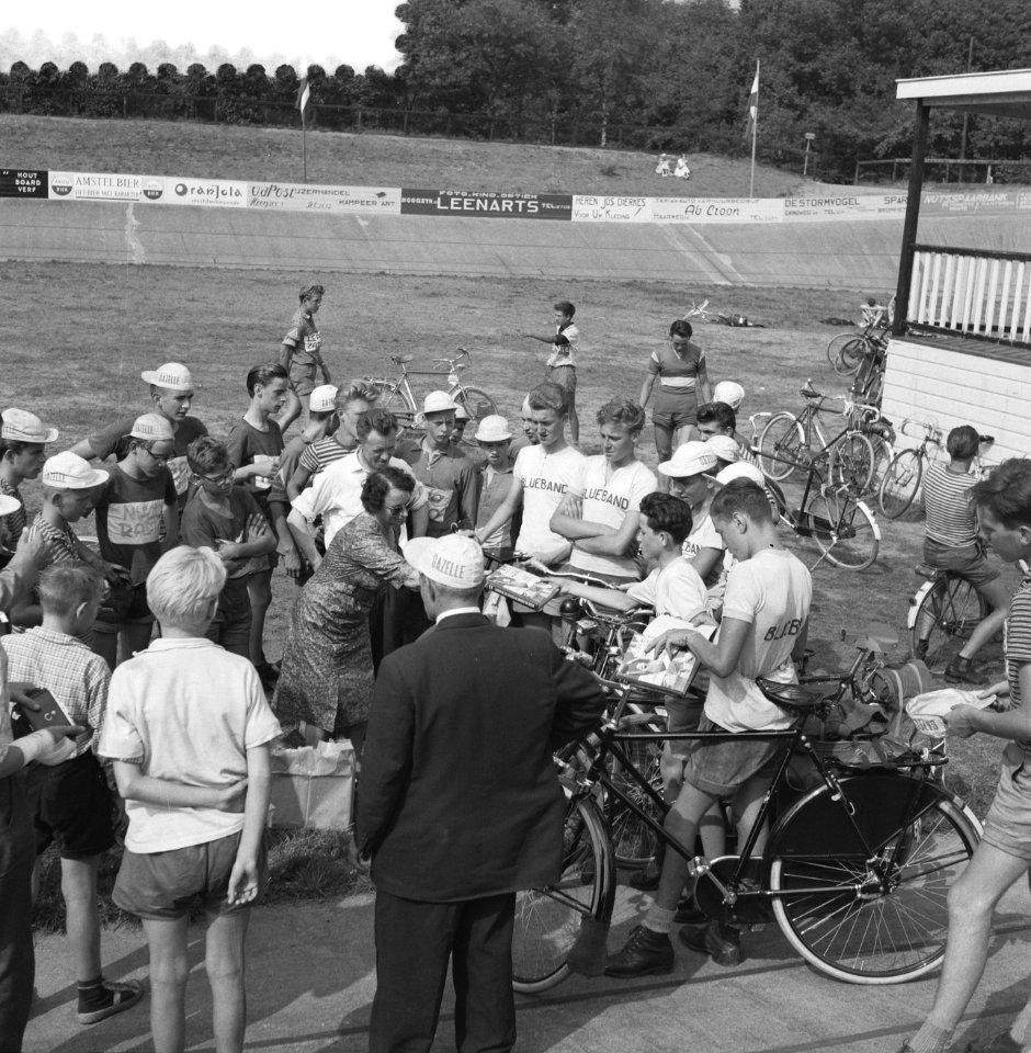 Finish Tour der VN in Wageningen, Bestanddeelnr 910-5747