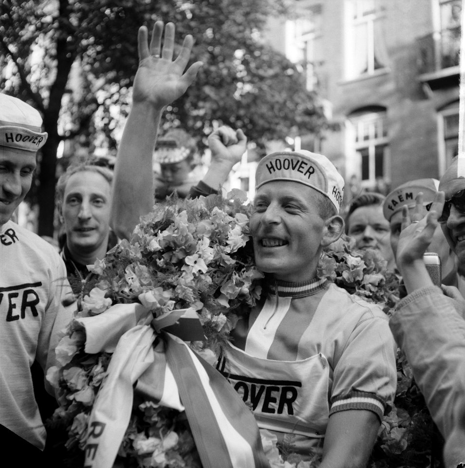 Finish Olympiatour in de Javastraat. Mik Snijder, Bestanddeelnr 912-5992