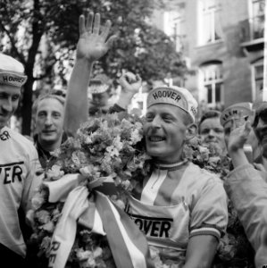 Finish Olympiatour in de Javastraat. Mik Snijder, Bestanddeelnr 912-5992