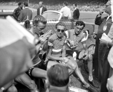 Finish Tour de France . Diversen, Bestanddeelnr 907-9154