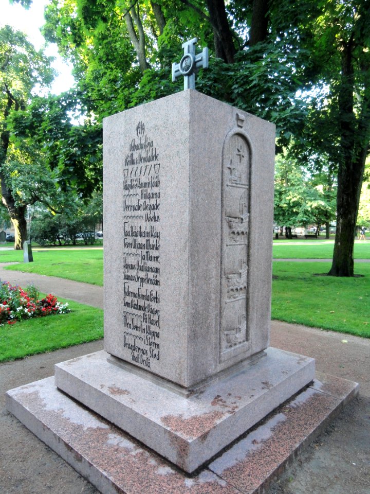 Finnish Volunteers memorial - Old Church Park - Helsinki - DSC03792