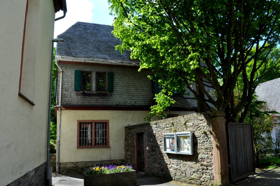 Fischbach, Fischbacher Kirchgasse 12, Pfarrhaus