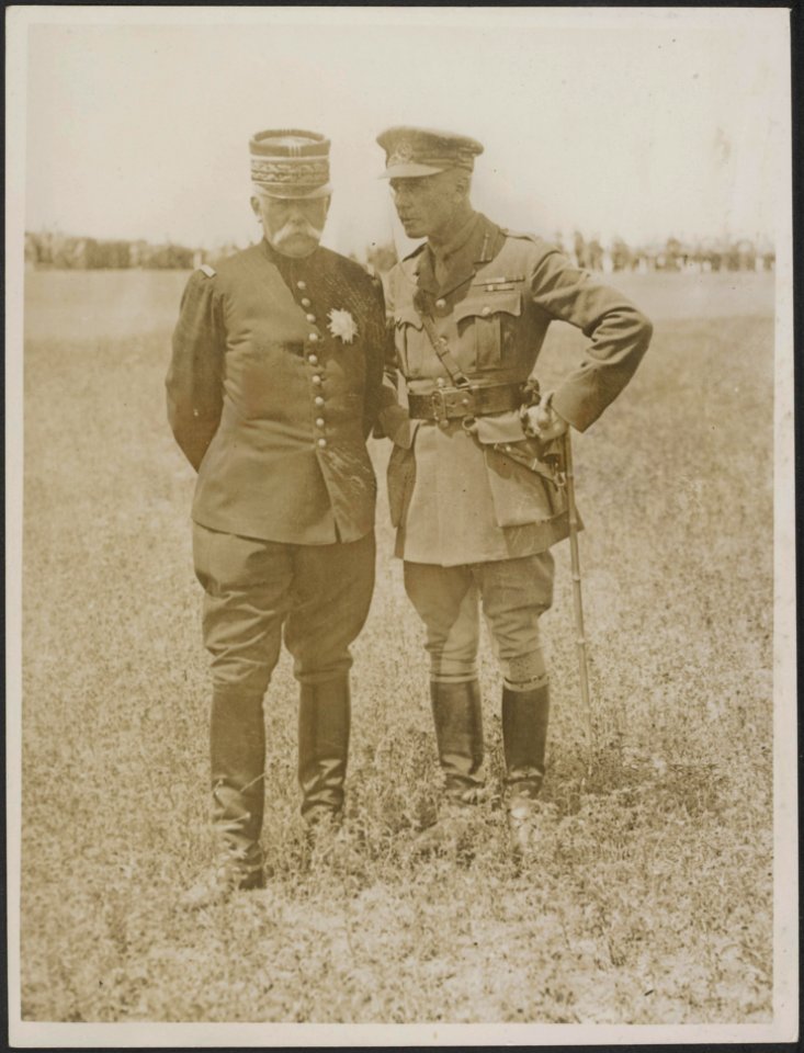 First photograph of General Sarrail and General Milne, the New Army Commander. T, Bestanddeelnr 158-2182