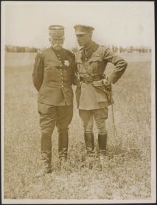 First photograph of General Sarrail and General Milne, the New Army Commander. T, Bestanddeelnr 158-2182