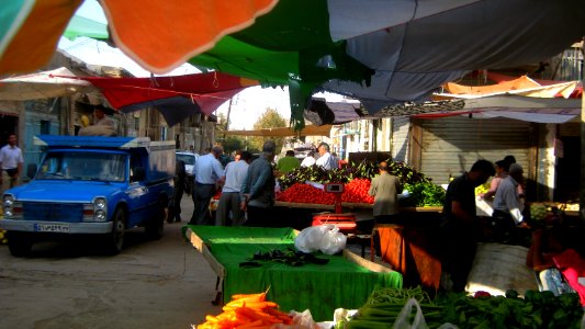 Firut vendor in Cotton-beating Bazaar of Nishapur at morning 01