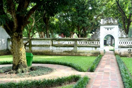 First courtyard - Temple of Literature, Hanoi - DSC04546