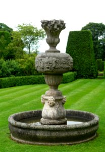First Candle fountain, Renishaw Hall - Derbyshire, England - DSC02208