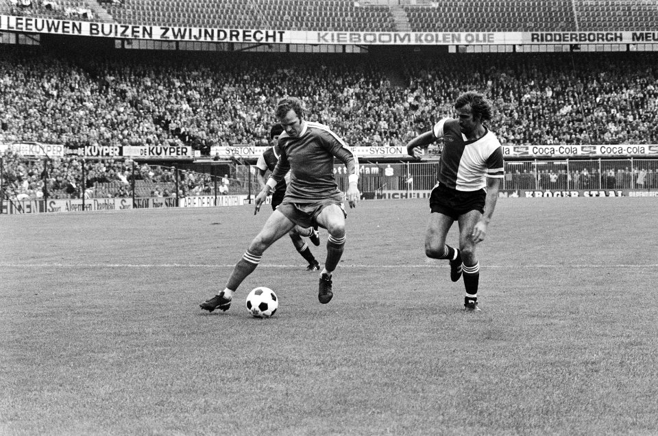 Feyenoord tegen PSV 1-0, Willy van de Kerkhof (l) en Rene Notten, Bestanddeelnr 929-9254