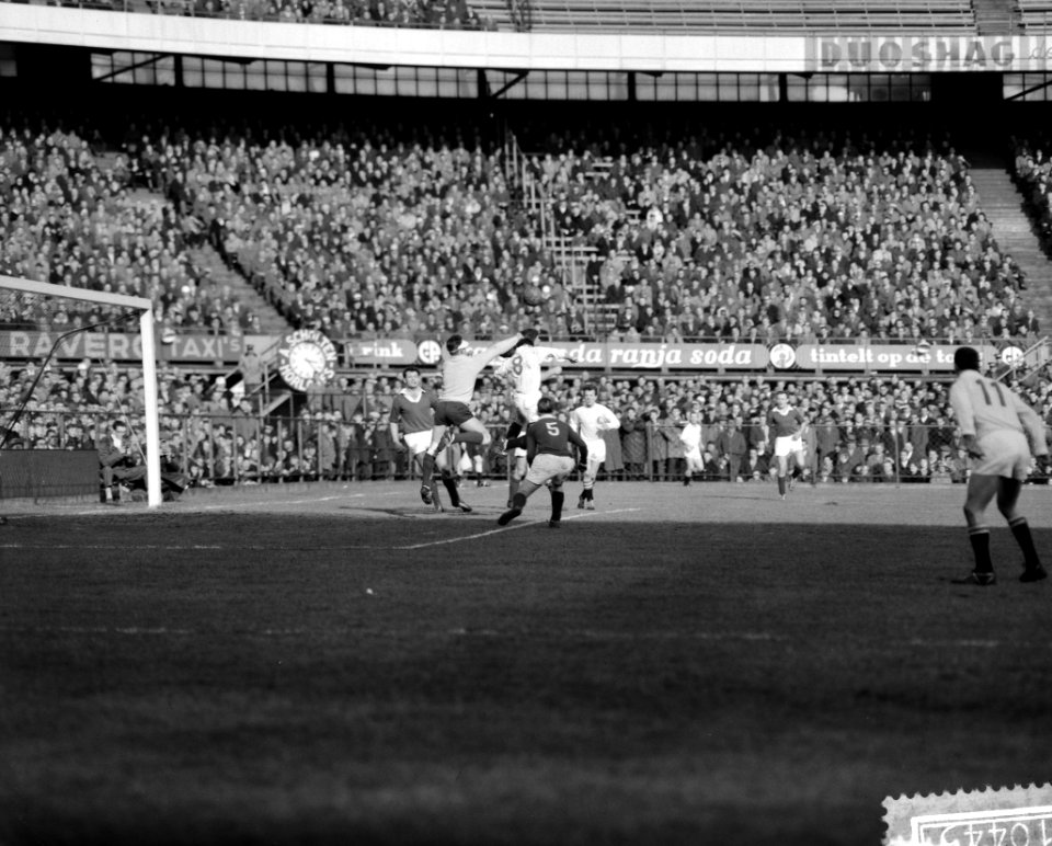 Feyenoord tegen Rapid 5-0, keeper Ingres, Bestanddeelnr 911-0445