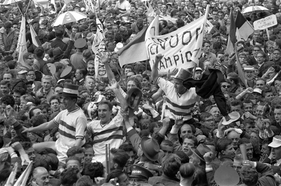 Feyenoord tegen Rapid Feyenoord kampioen Feestvreugde van Feyenoord Spelers o, Bestanddeelnr 912-5292