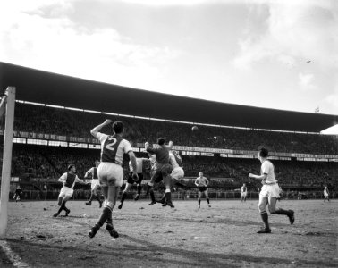 Feyenoord tegen Ajax 1-2, Bestanddeelnr 913-6538 photo