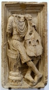 Fiddler, by the circle of the Samson master, Cologne, c. 1200, limestone - Museum Schnütgen - Cologne, Germany - DSC09761